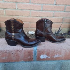 Women's Lucchese 7.5B ankle booties